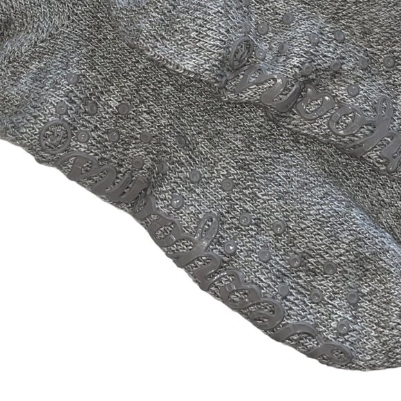 Dearfoams Gray Thick Socks Logo Grip on the Bottom Neutral Cozy Super Warm - Picture 3 of 5